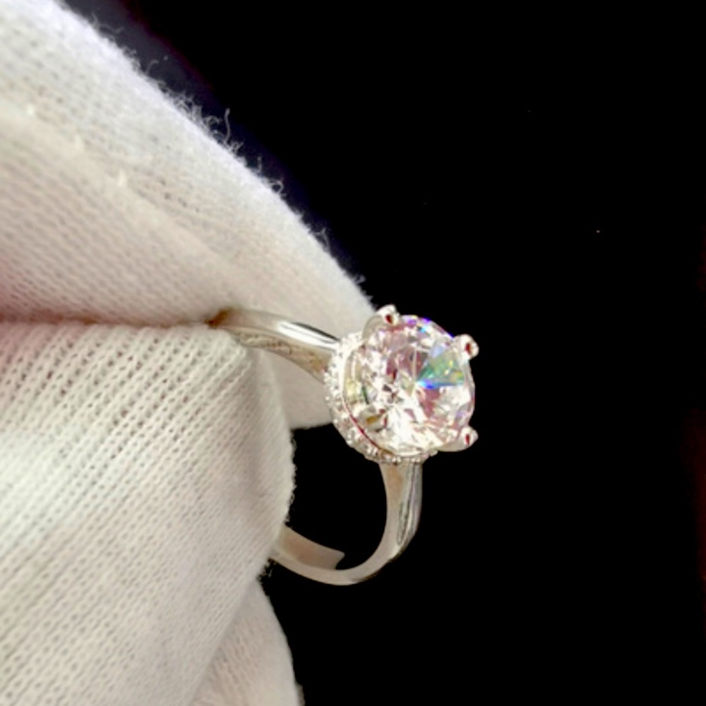 .925 STERLING SILVER SOLITAIRE 2KT WITH PAVE SIZE  NEW BOX !!!